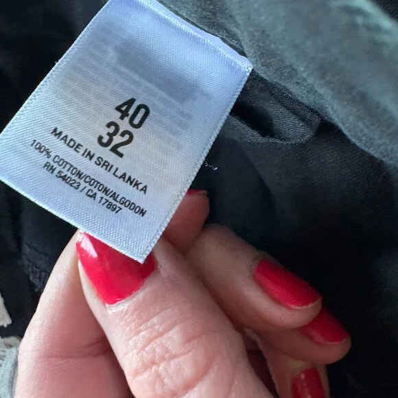 Old Navy Men’s Classic Khaki Pants Size Waist Size 40 L 32, Navy Color. - Picture 7 of 7